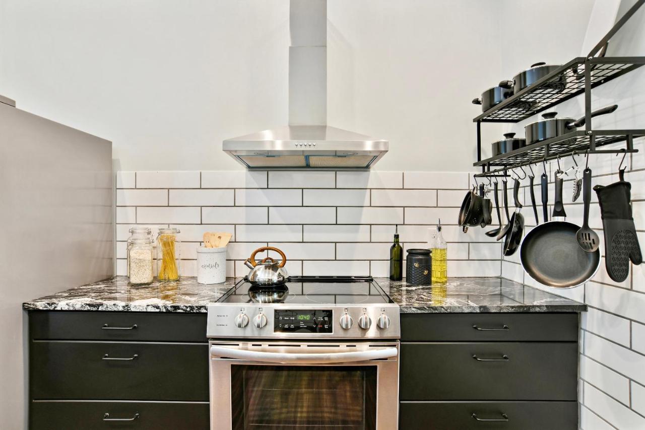 Sun Lit Modern Home With Good Vibes And Lots Of Coffee - Designedbydom Atlanta Esterno foto