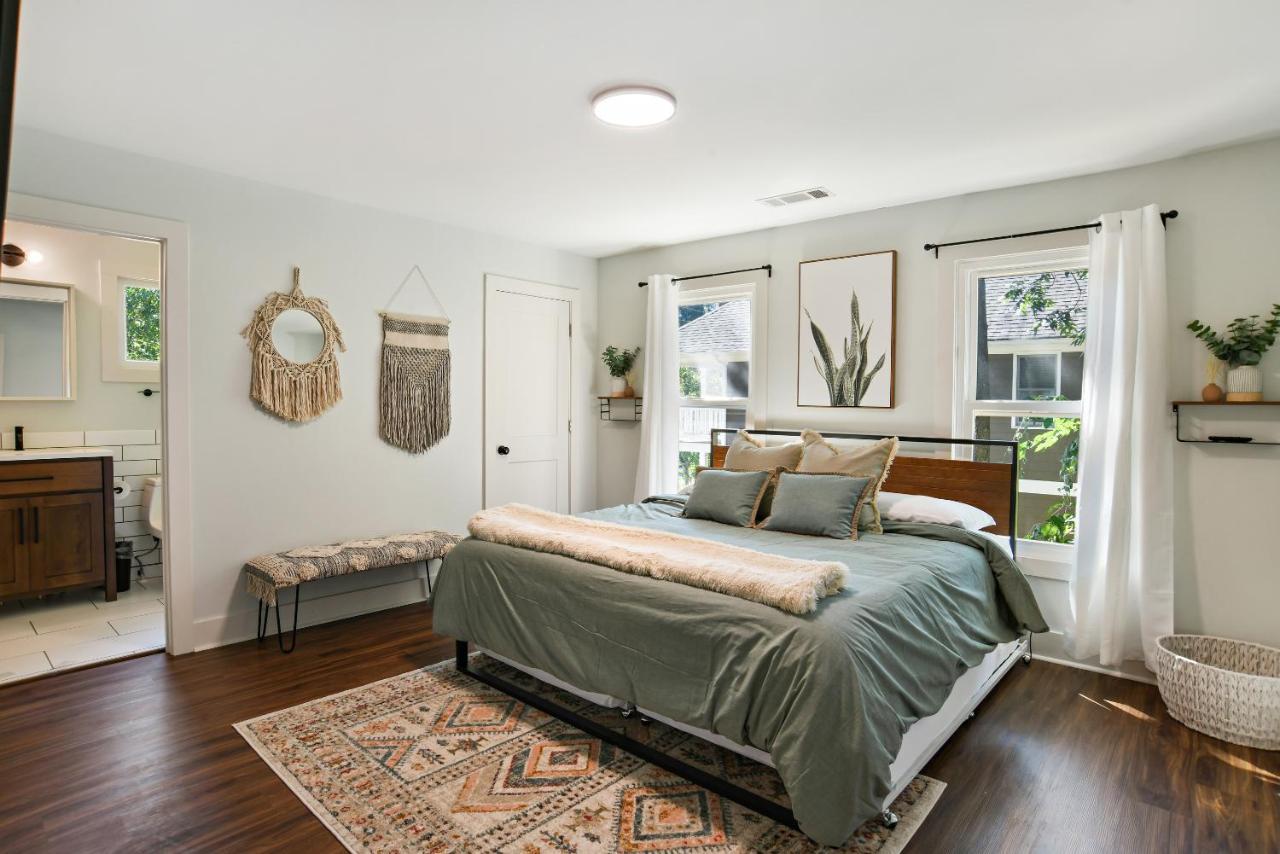 Sun Lit Modern Home With Good Vibes And Lots Of Coffee - Designedbydom Atlanta Esterno foto