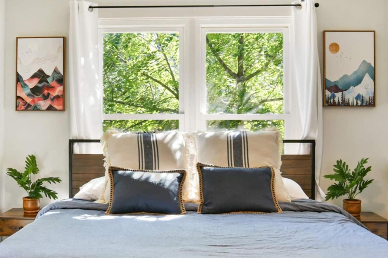 Sun Lit Modern Home With Good Vibes And Lots Of Coffee - Designedbydom Atlanta Esterno foto