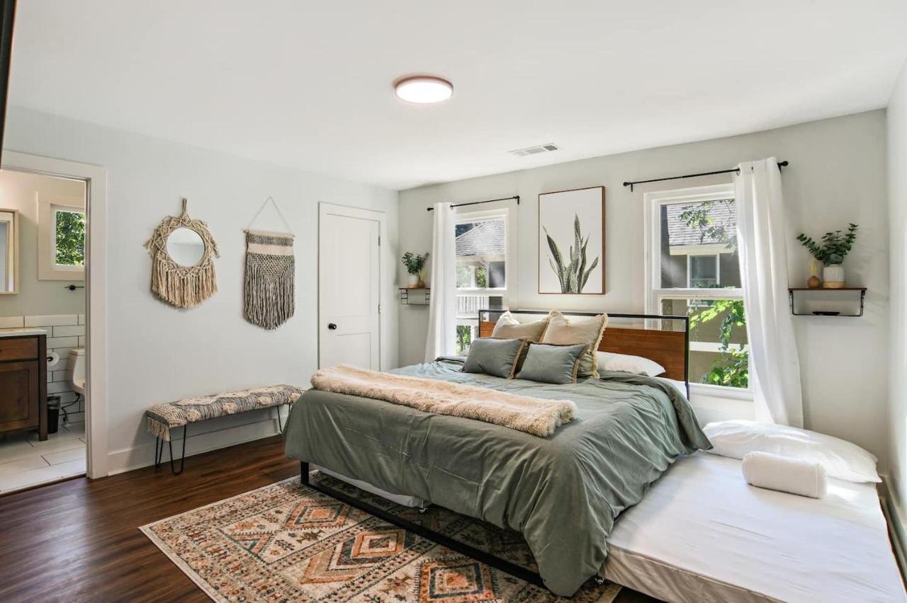 Sun Lit Modern Home With Good Vibes And Lots Of Coffee - Designedbydom Atlanta Esterno foto